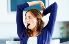 Почему часто люди зевают: причины