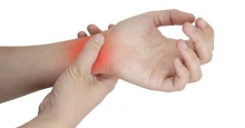 Перелом кисти руки: симптомы, диагностика и лечение